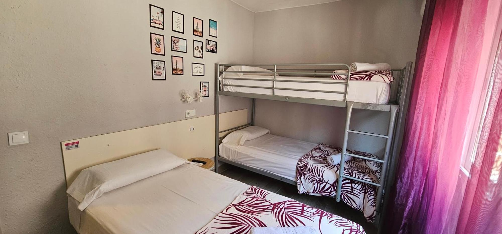 Hostal La Cabana Salou Exterior photo